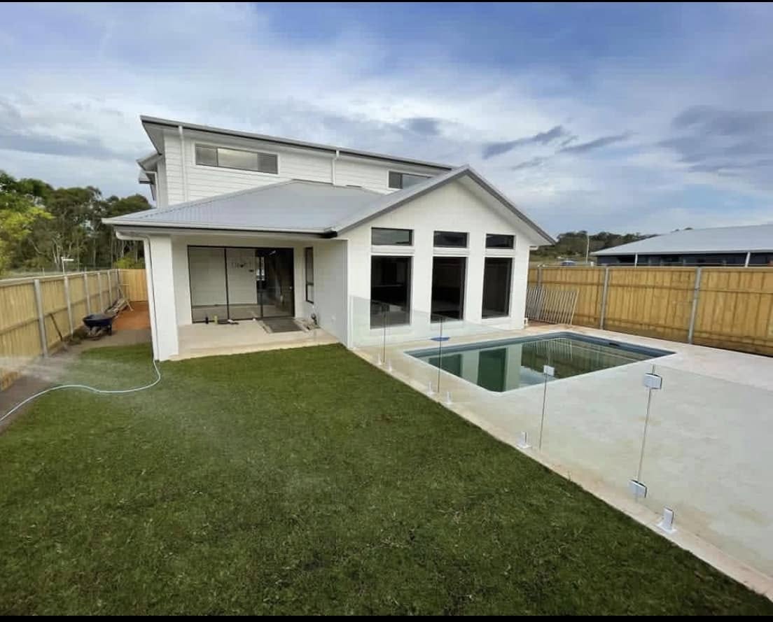 Modern Sydney home with frameless glass pool fencing